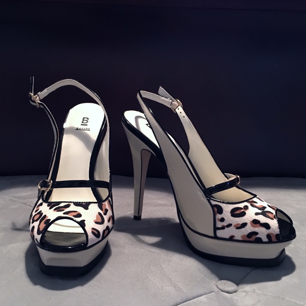 🍸NWOB Bakers ‘Emory’ Peep Toe Platform Pumps🍸